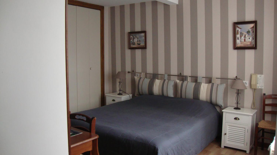 Bedroom 3, Pikassaria, Pyrénées-Atlantiques