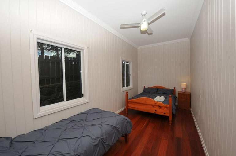 Bedroom, Samford Lakes Rural Accommodation, Pine Rivers Bal
