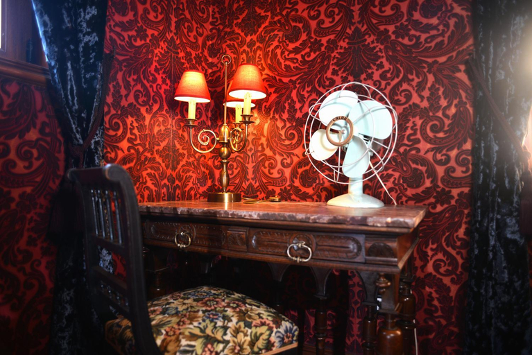 Others 5, La Minauderie, Rhône