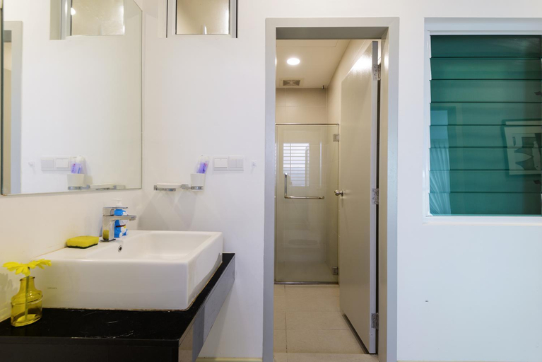 Bathroom 4, * Couples Getaway XV * Cozy Suite Sleeps 1-4, Penang Island