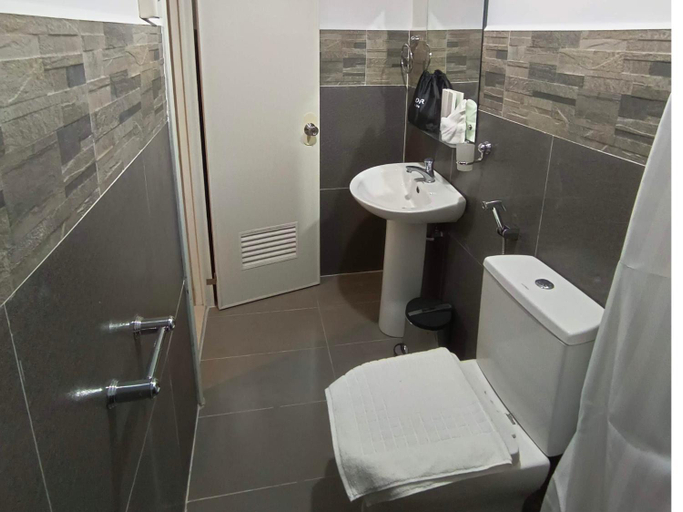 Bathroom 5, Happy Daze Hotel Tagum, Tagum City
