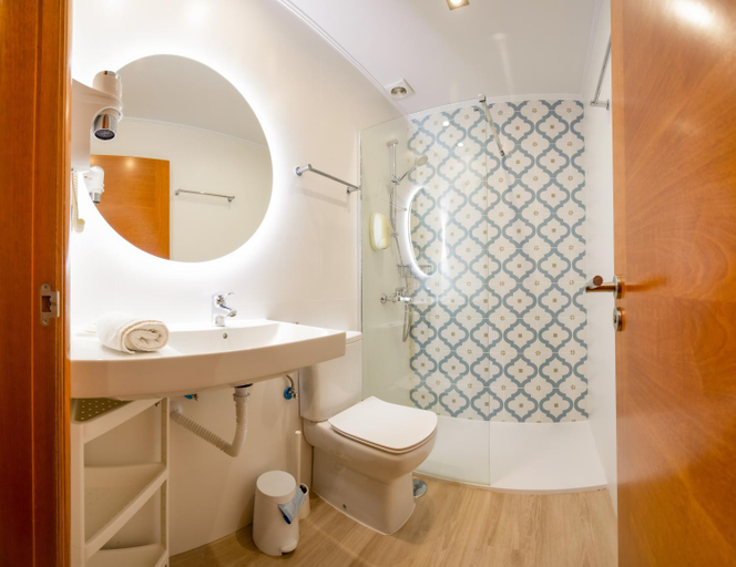 Bathroom 3, Apartamentos Villa Zoila Baiona, Pontevedra
