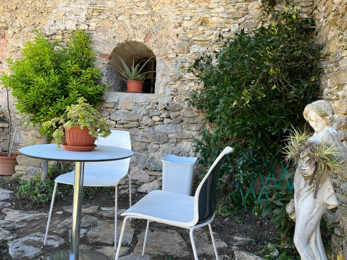 Others 4, B&B Ameglia, Cuneo