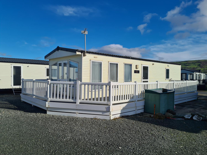 Others 5, Barmouth Lyons Sunnysands 48, Gwynedd
