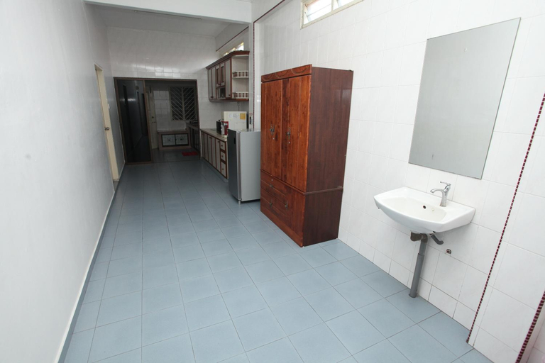 Bathroom 3, WARNI 48 Whole Or Room, Muar