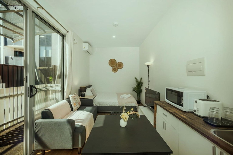 Others 5, Stellar Residence #2, Adelaide