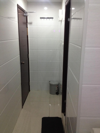 Bathroom 7