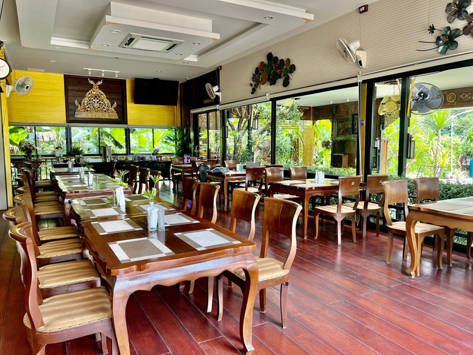 Food & Drinks 5, Kokhaburi Hotel, Ko Kha