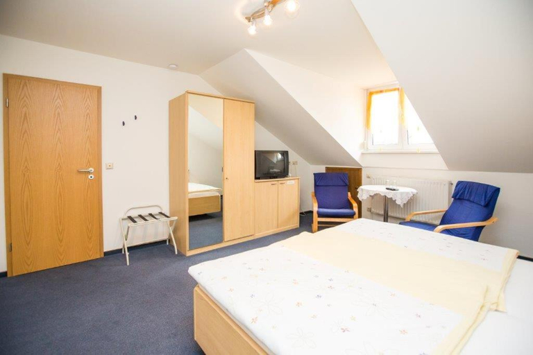 Bedroom 2, Hotel Pizzeria Venezia, Rhein-Hunsrück-Kreis
