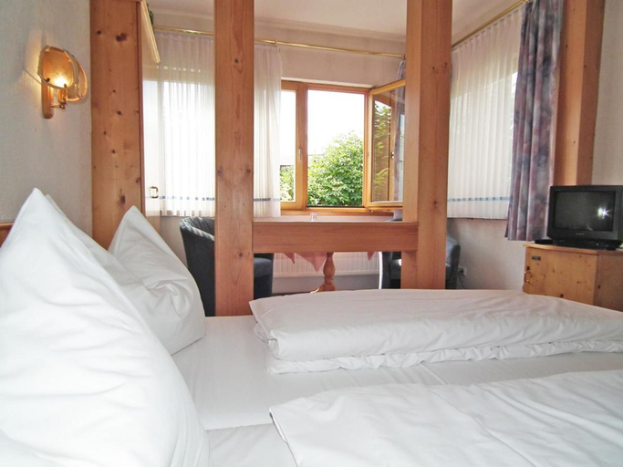 Bedroom 3, Gasthaus & Hotel Zur Linde, Gotha