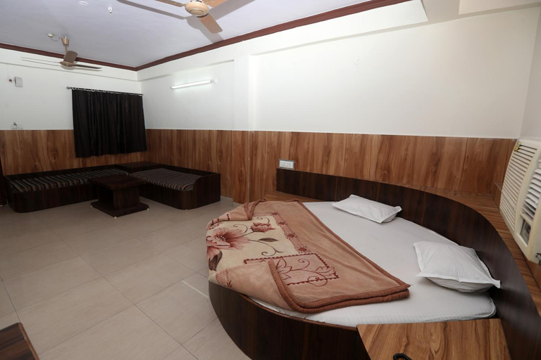 Bedroom 1, Goroomgo Jain Residency Madhya Pradesh, Hoshangabad