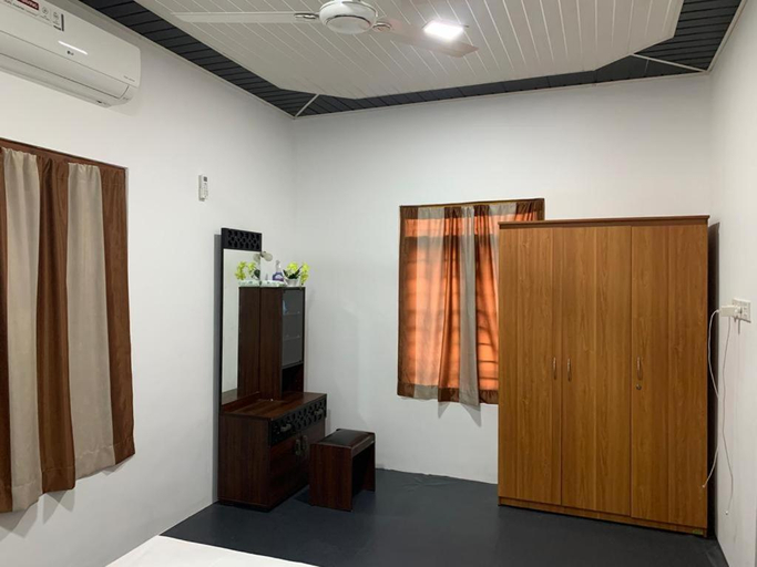 Others 5, Nesan’s villa, Trincomalee Town and Gravets