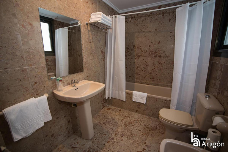 Others 4, Hostal Aragon, Teruel