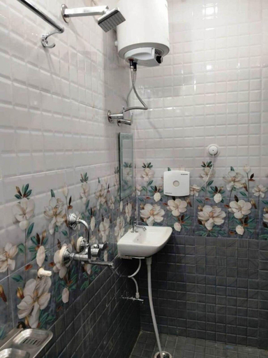 Bathroom 3, RUDRAKSHA PAYING GUEST HOUSE, Varanasi