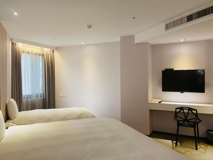 Bedroom 18