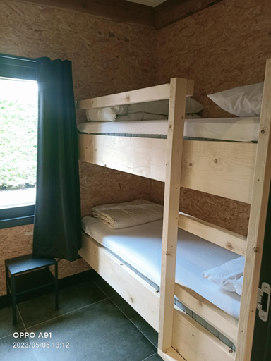 Others 4, Chalet Houtrust, Tholen