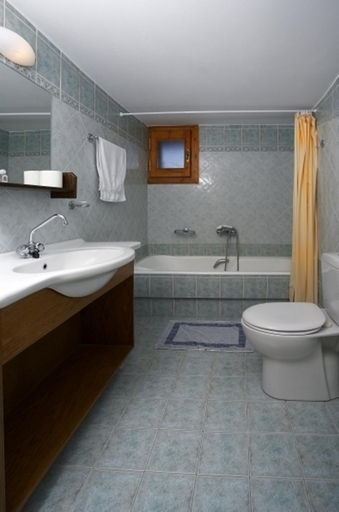 Bathroom, Hotel Semeli, Peloponnese