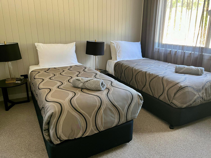Bedroom 3, Kangaroo Valley Golf and Country Retreat, Shoalhaven - Pt B