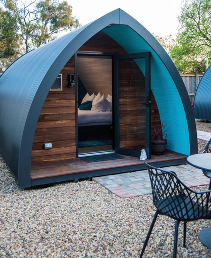 Others 4, Jen's Garden Pods, Griffith