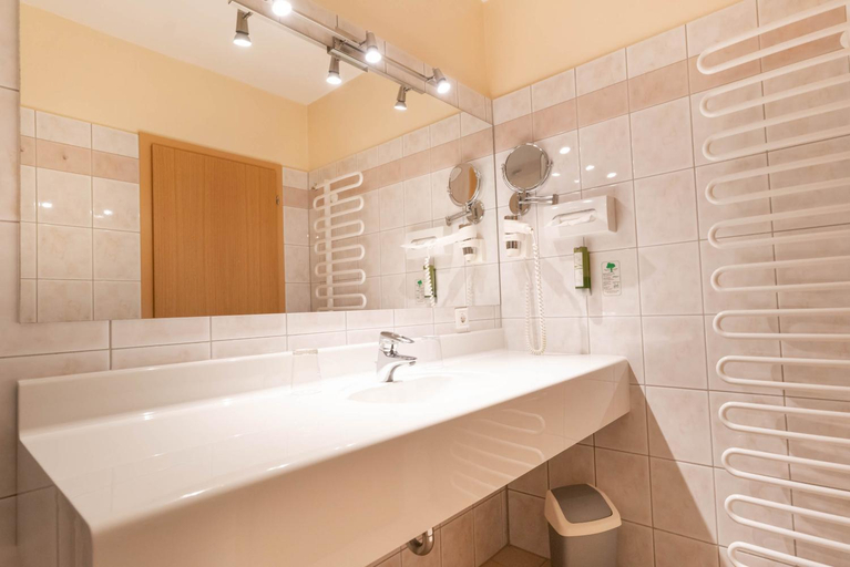 Bathroom 4, Apart & Suiten Hotel WEIDEN, Liezen