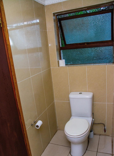 Bathroom 2, @431 Rupert Street, City of Tshwane