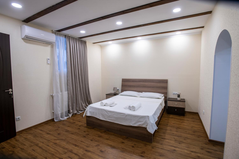4, Dada - Cozy apartment in the center of Tbilisi, Tbilisi