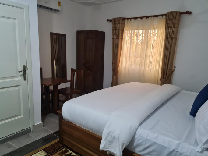 Others 5, Downtown Virgins Hotel, Komenda-Edina-Eguafo-Abirem