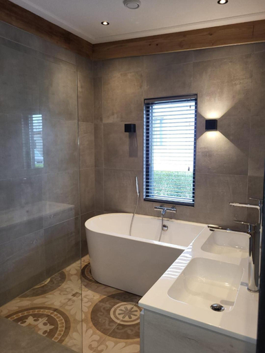 Bathroom, Chalet Houtrust, Tholen