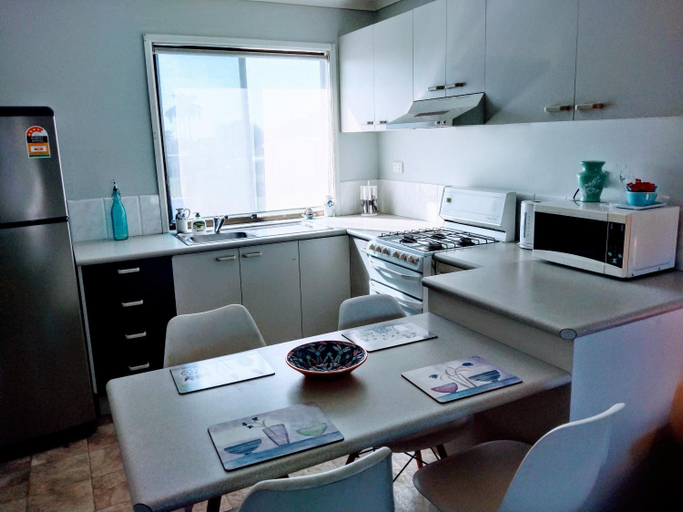 Others 2, Bargara Beach Motor Inn budget accommodation pet friendly on application, Burnett - Pt A