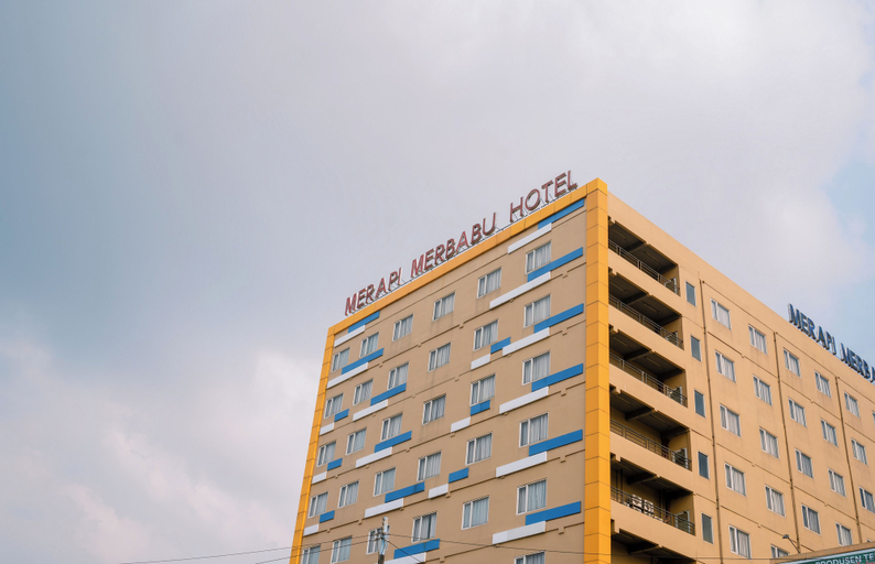 Exterior & Views 24