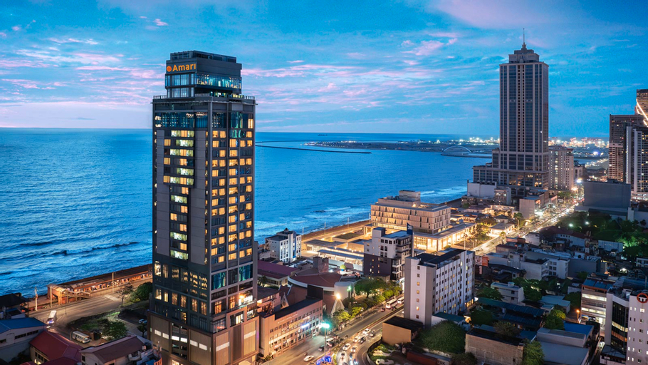 Exterior & Views