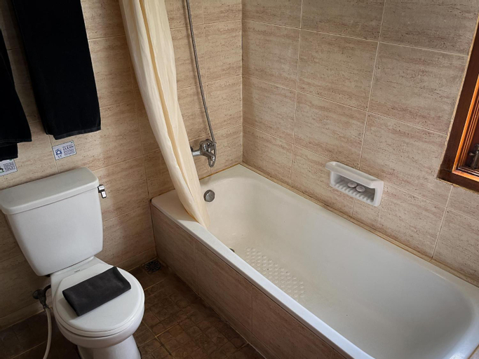 Bathroom 7