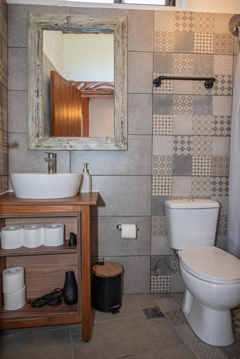 Shower 3, Tango Suites, South Aegean