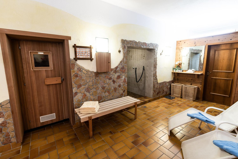 Bedroom, Hotel Helga, Innsbruck Land