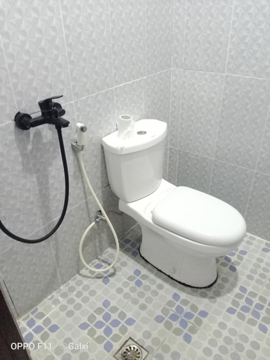 Bathroom 15