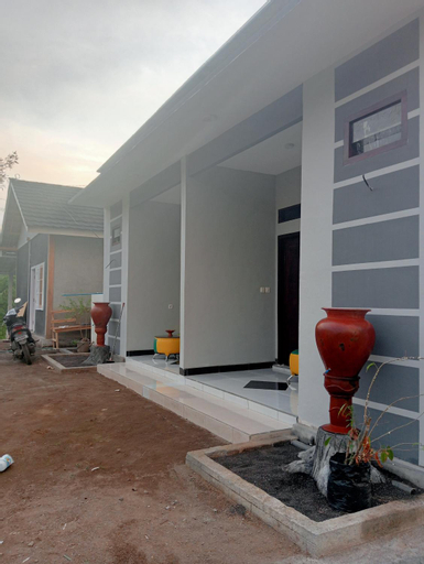 Exterior 2