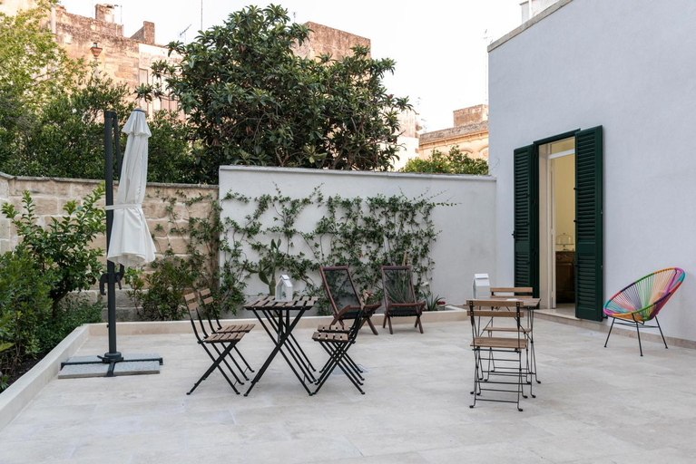 Others 5, BnB FICO, Lecce