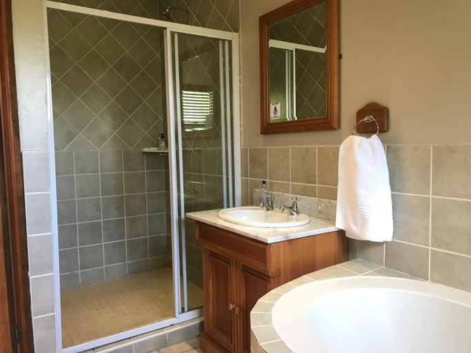 Bedroom 3, Anathi Hotel, Sisonke