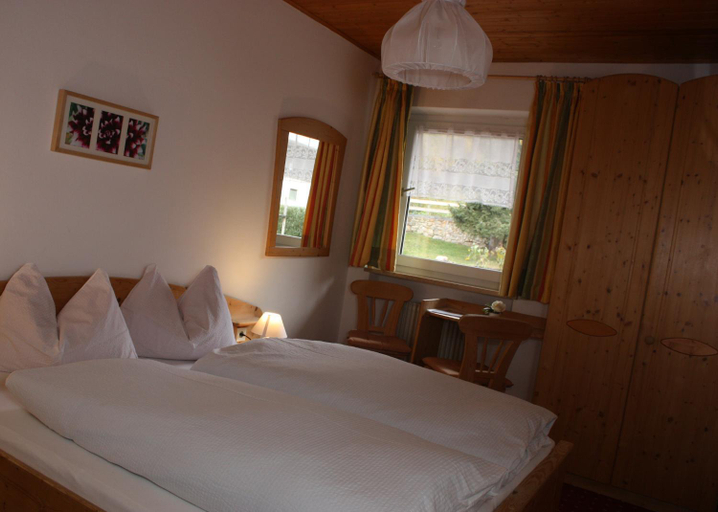 Bedroom 2, Reiterhof Edelweiss, Bolzano