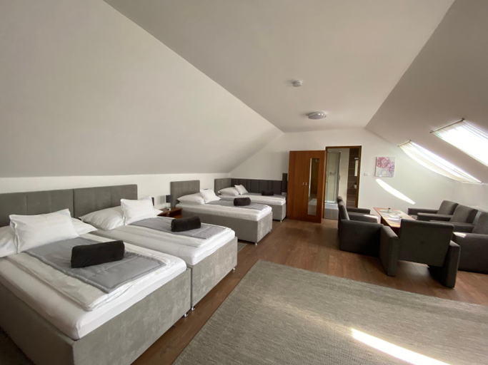 Others 4, Riviera Apartmanok, Tiszafüred