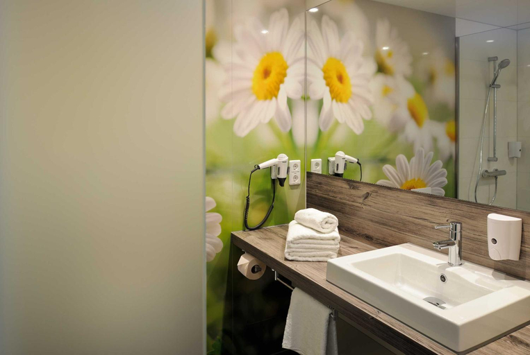 Bathroom 4, Hirsch - Das Ellwanger Landhotel, Ostalbkreis