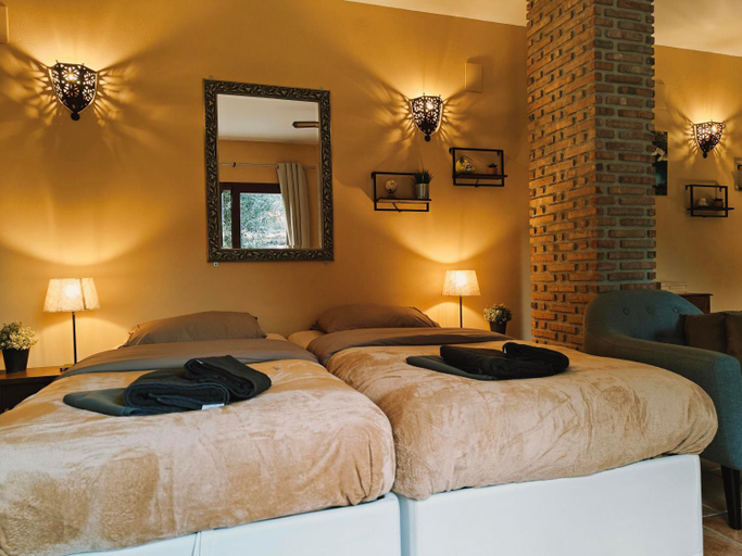 Others 5, Finca Oliva, Alicante