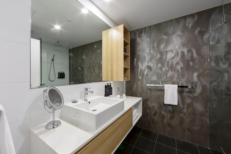 Bathroom 12