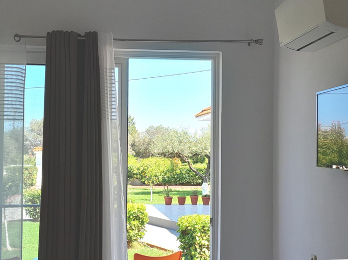 Others 5, Villa Maroula, South Aegean