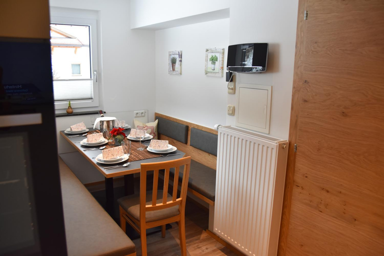 Others 4, Gastehaus Alpina, Landeck