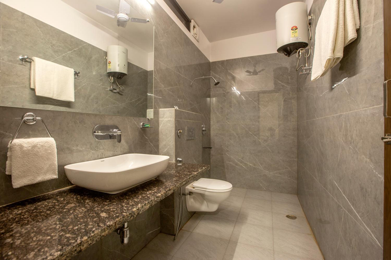 Bathroom 3, Green Lotus Sai International, Delhi