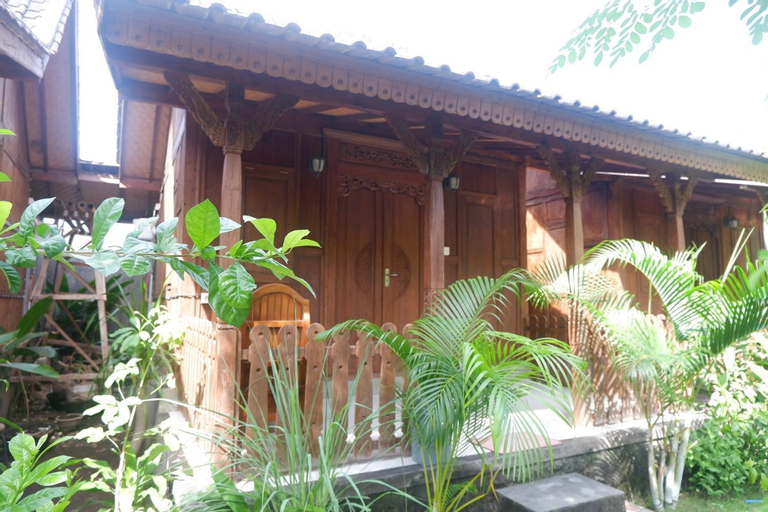 Exterior 6