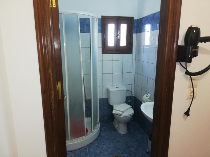Bathroom, Climbing House Annas Apartments, South Aegean