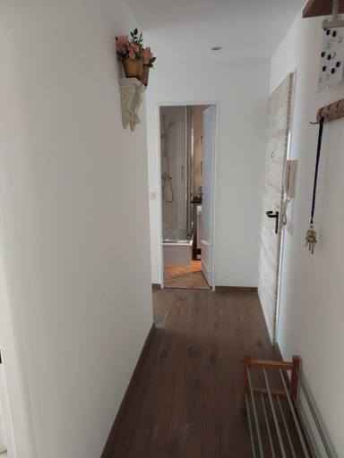 Others 5, Apartment Fancy, Berlin