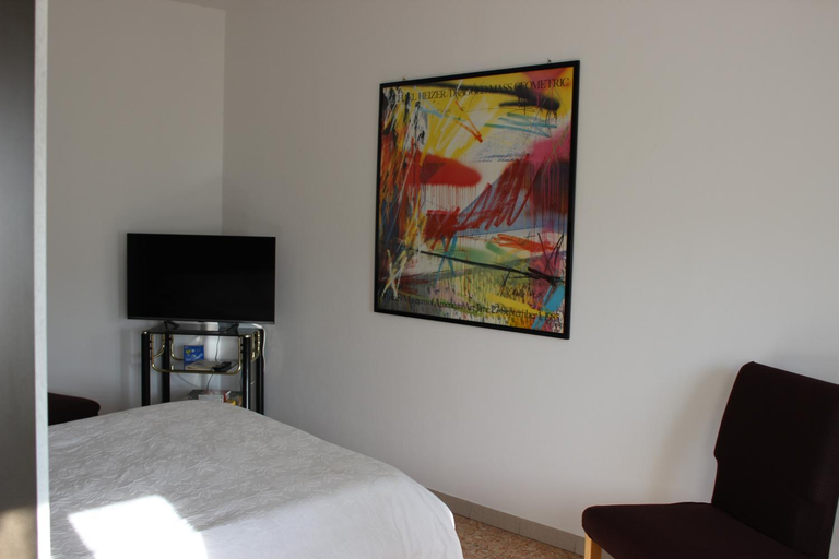 2, Casa Lia, Novara